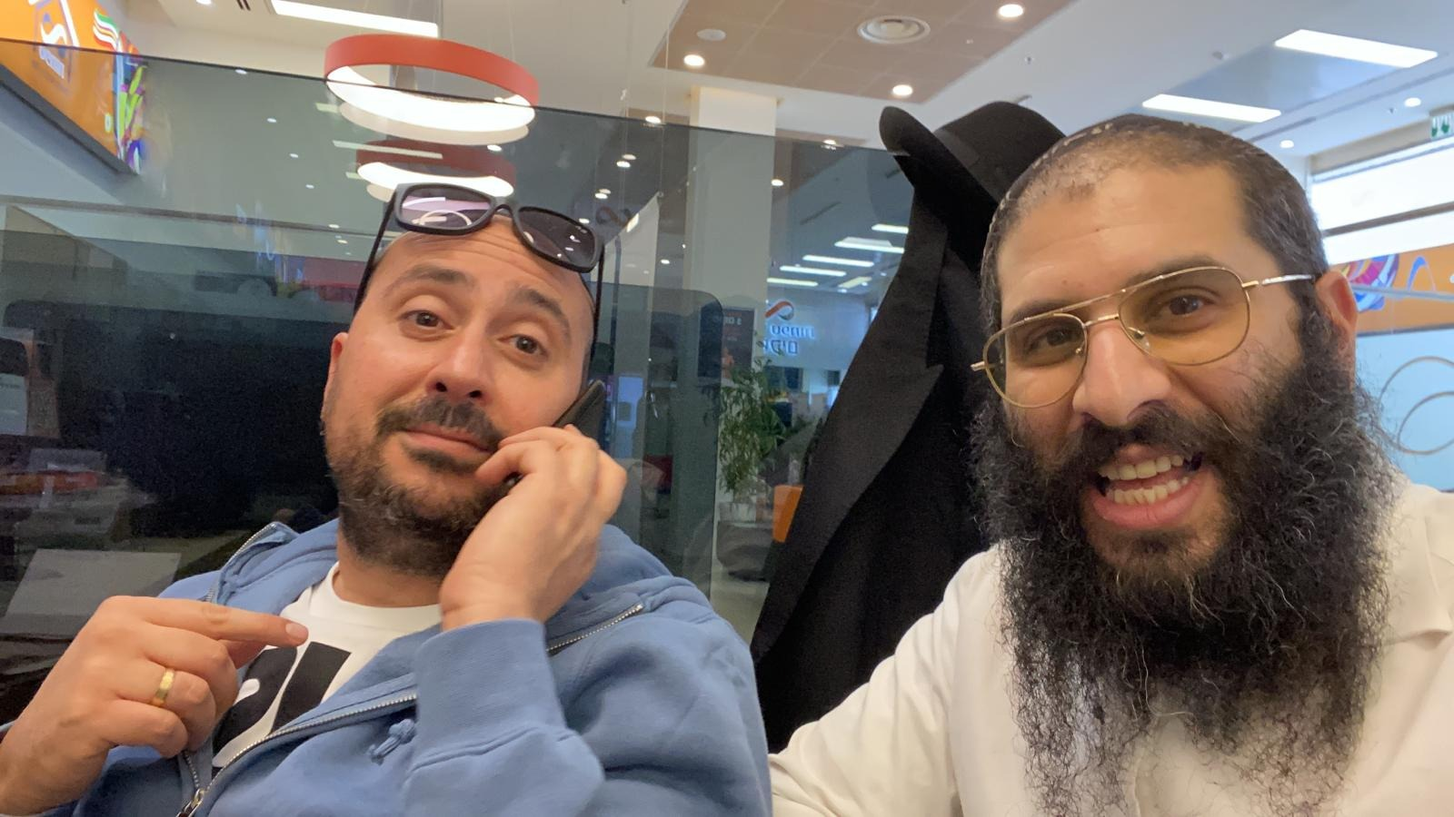 אין על החיוך של הלקוחות אחרי חתימות על ריביות זולות למדי בתקופה של סביבית ריבית גבוהה ומאתגרת